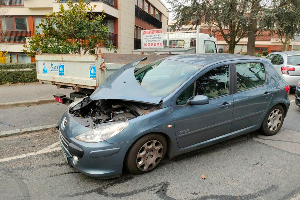voiture-accidentee-peugeot
